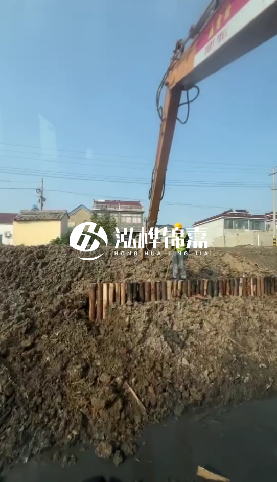 畢節(jié)市挖機打木樁專業(yè)施工-河道護坡木樁會不會腐爛？